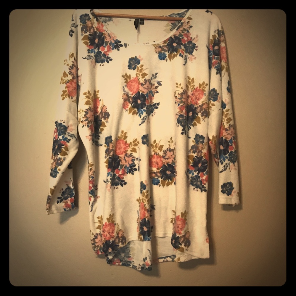 🌻🌻Floral sweater 🌻🌻